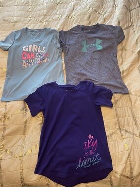 Under Armour Girls Heather Blue Gray, Light Blue & Purple Graphic Tees - 3 Pack